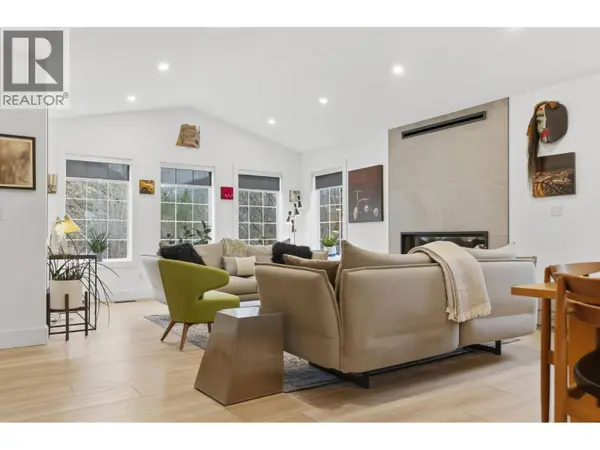 2492 Shannon View Drive, West Kelowna, BC V4T2T3