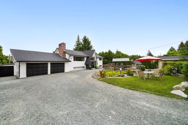 19691 49 AVE, Langley, BC V3A 3R2