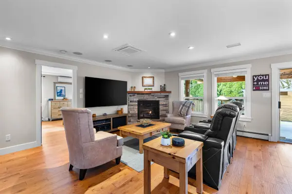 9655 206a ST, Langley, BC V1M 2H2