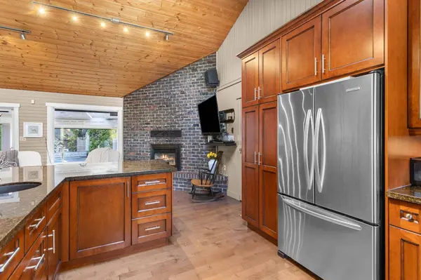23808 58a AVE, Langley, BC V2Z 1A5