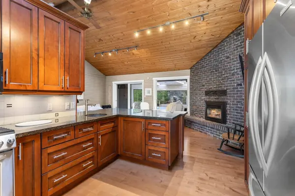23808 58a AVE, Langley, BC V2Z 1A5