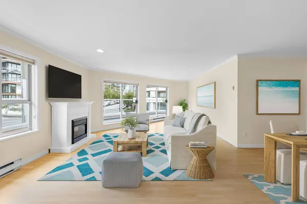1378 George ST #209, White Rock, BC V4B 3Z9