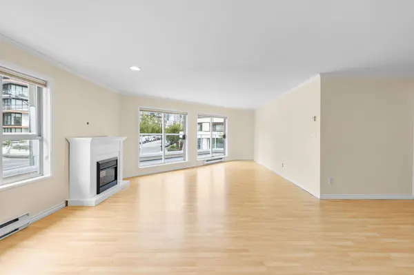 1378 George ST #209, White Rock, BC V4B 3Z9