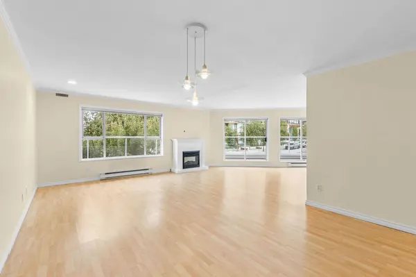 1378 George ST #209, White Rock, BC V4B 3Z9