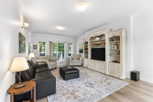 6609 205 ST, Langley, BC V2Y 2X8