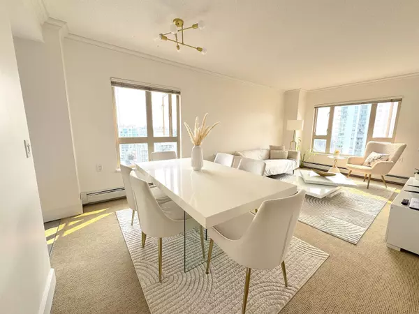 121 W 15th ST #1503, North Vancouver, BC V7M 1R8