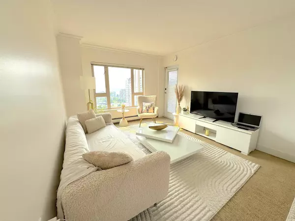 121 W 15th ST #1503, North Vancouver, BC V7M 1R8