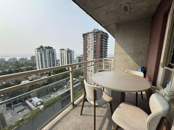 121 W 15th ST #1503, North Vancouver, BC V7M 1R8