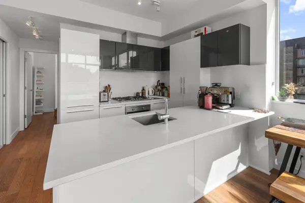 108 E 1st AVE #1001, Vancouver, BC V5T 0E4