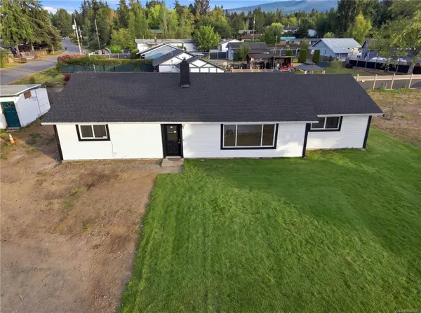 3538 Foxglove Rd, Qualicum Beach, BC V9K 1V8