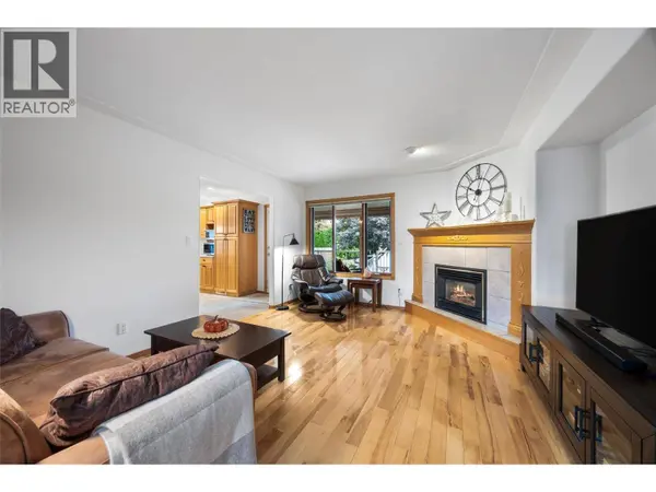 780 Huntington Drive, Kamloops, BC V2B6G4