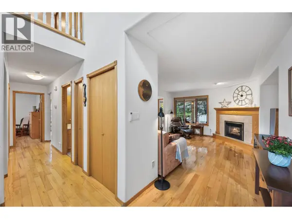 780 Huntington Drive, Kamloops, BC V2B6G4
