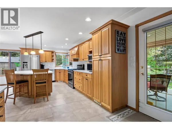 780 Huntington Drive, Kamloops, BC V2B6G4