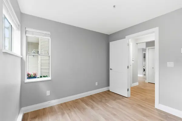 19160 119 AVE #8, Pitt Meadows, BC V3Y 2L7