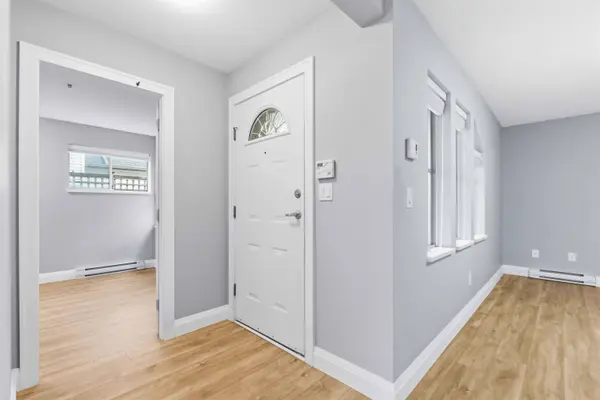 19160 119 AVE #8, Pitt Meadows, BC V3Y 2L7