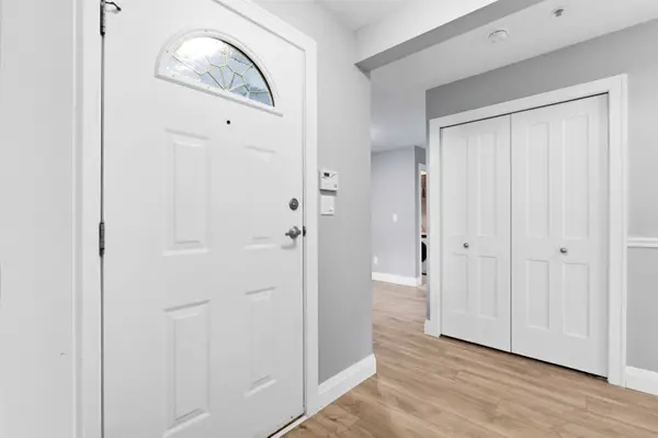 19160 119 AVE #8, Pitt Meadows, BC V3Y 2L7