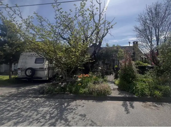 2204 Hamilton Street ST, New Westminster, BC V3M 2R1