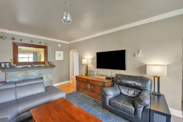 2150 Nanaimo ST, Vancouver, BC V5N 5C7