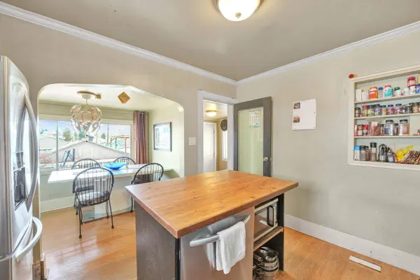 2150 Nanaimo ST, Vancouver, BC V5N 5C7