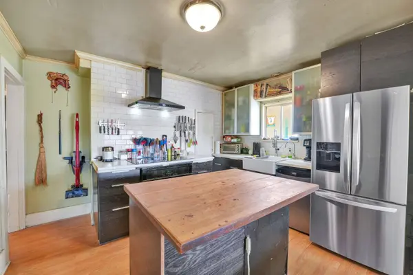 2150 Nanaimo ST, Vancouver, BC V5N 5C7