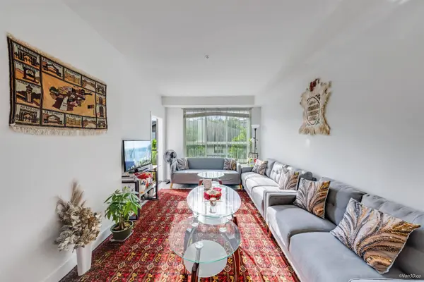 6468 195a ST #202, Surrey, BC V4N 6R6