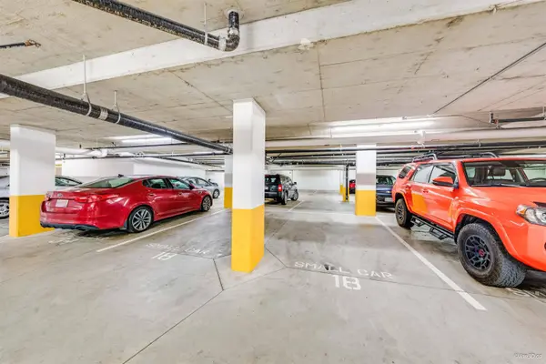 6468 195a ST #202, Surrey, BC V4N 6R6