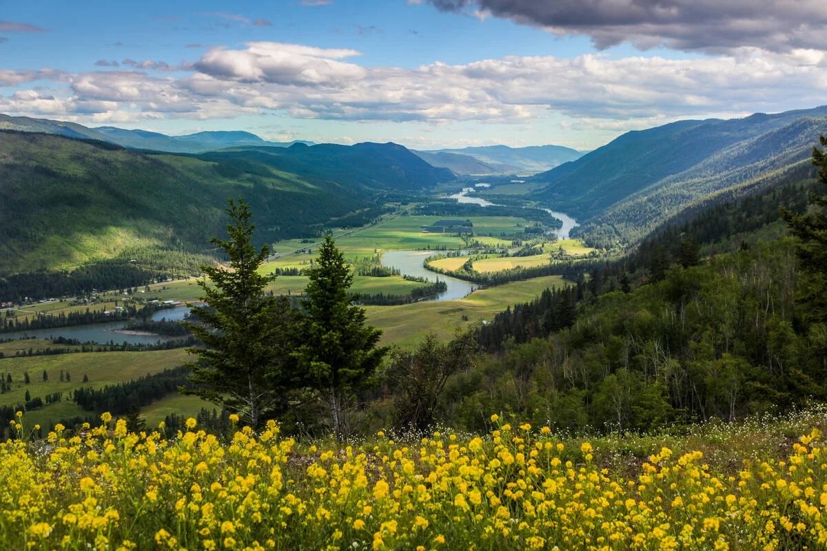 Highway 5 road trip through the North Thompson Valley near Barriere BC
