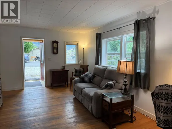 1607 PINEGROVE Street, Lillooet, BC V0K1V0