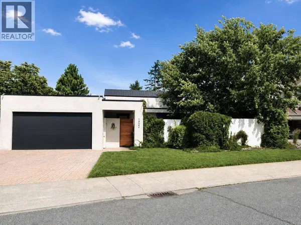 1922 Glen Gary Drive