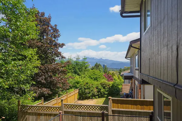 3204 Mariner WAY, Coquitlam, BC V3C 4K7