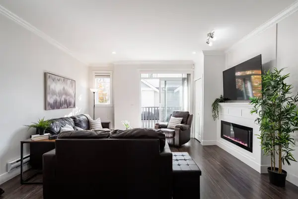 13898 64 AVE #193, Surrey, BC V3W 1L6
