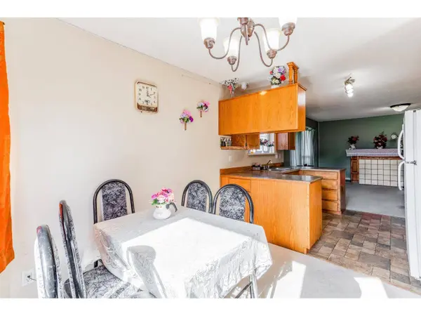 2456 WARE ST #2, Abbotsford, BC V3S3E1