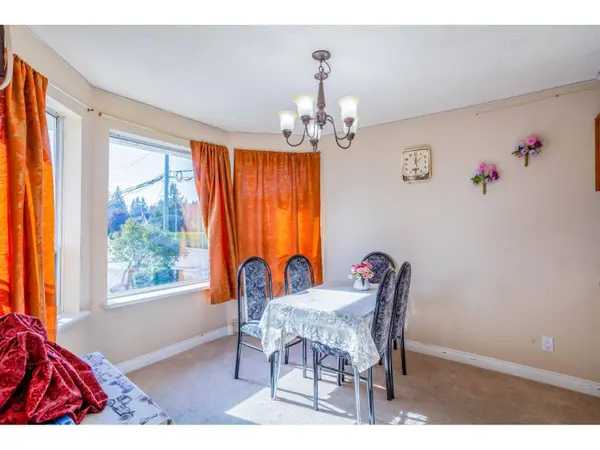 2456 WARE ST #2, Abbotsford, BC V3S3E1