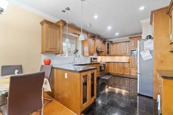 7093 126 Street ST, Surrey, BC V3W 4A8