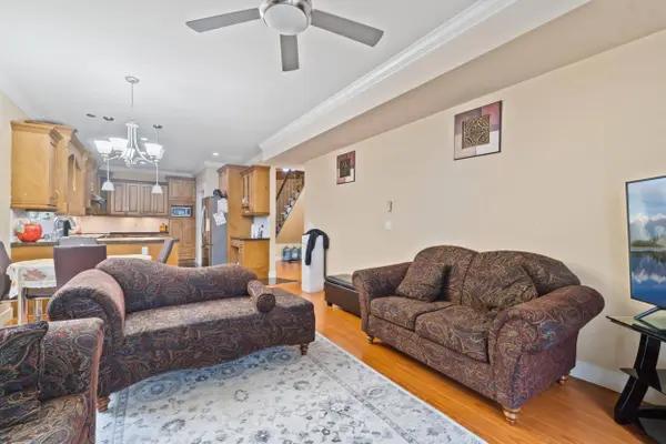 7093 126 Street ST, Surrey, BC V3W 4A8