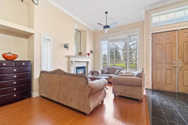 7093 126 Street ST, Surrey, BC V3W 4A8