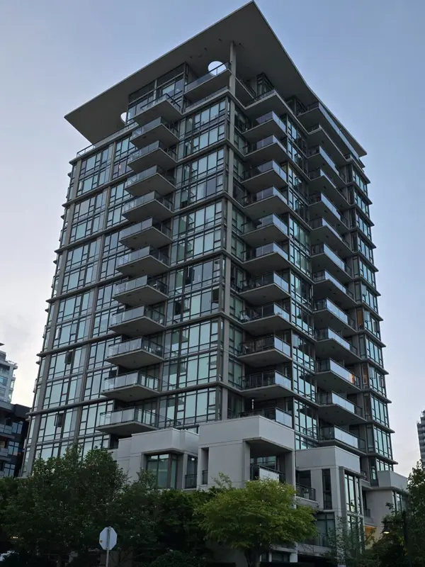 Avra White Rock: A Building Feature Guide to 1455 George Street