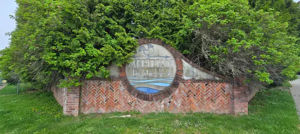 MERIDIAN BY THE SEA: WHY THIS SOUTH SURREY NEIGHBOURHOOD REMAINS SO DESIRABLE