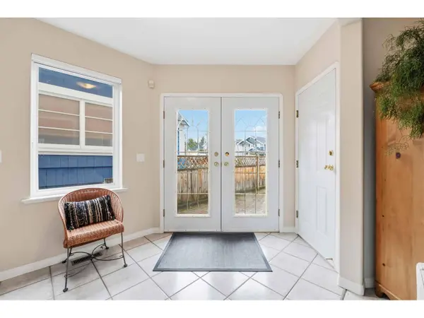 886 LEE STREET, White Rock, BC V4B4N6