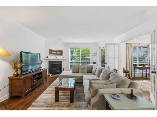 15875 MARINE DR #107, White Rock, BC V4B5J2