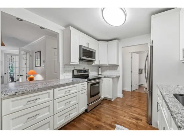 15875 MARINE DR #107, White Rock, BC V4B5J2