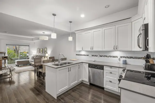 828 Royal AVE #115, New Westminster, BC V3M 1J9