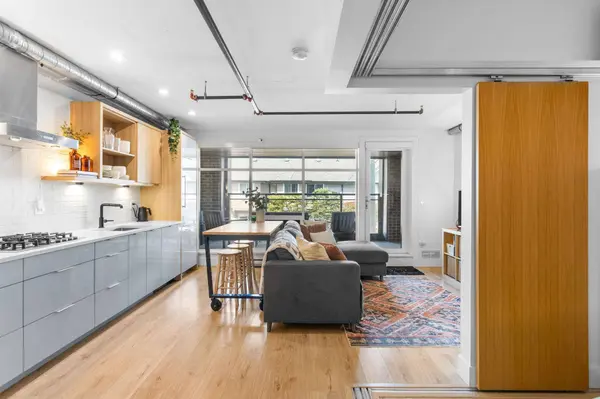 4223 Hastings ST #104, Burnaby, BC V5C 2J5