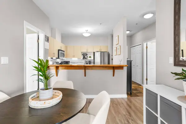 83 Star CRES #211, New Westminster, BC V3M 6X8