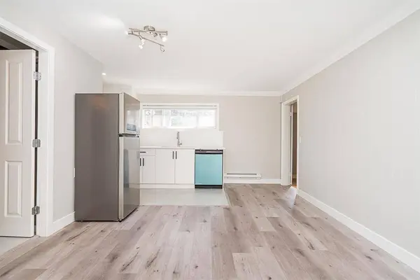 10064 127b ST, Surrey, BC V3V 5M3