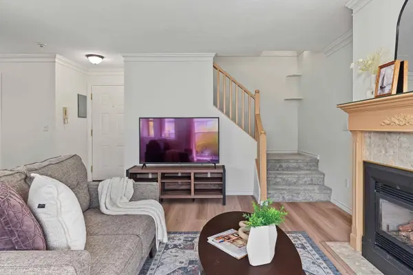 5464 201a ST #204, Langley, BC V3A 1S8