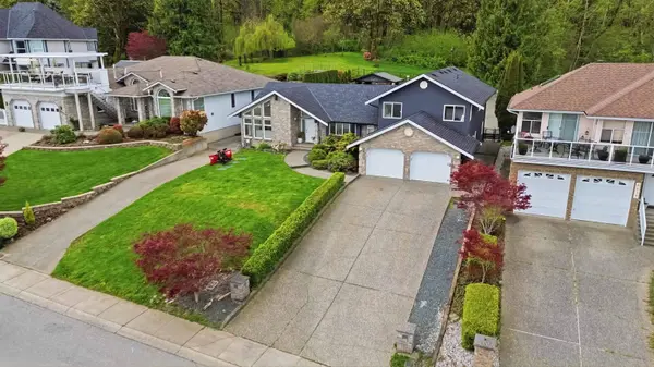 8635 Sunrise DR, Chilliwack, BC V2R 3H9