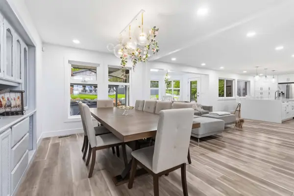 8635 Sunrise DR, Chilliwack, BC V2R 3H9