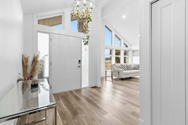 8635 Sunrise DR, Chilliwack, BC V2R 3H9