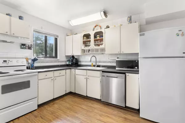 Surrey, BC V3W 5G7,6633 138 St #45